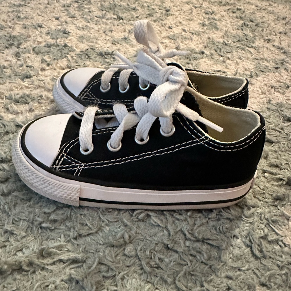 Toddler size 7 Converse